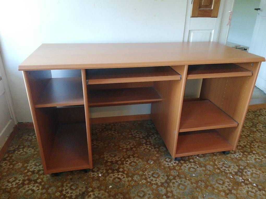 Bureaux: Bürotisch, PC-Tisch, Pult – D'occasion à Kölliken par Chilfiker 2