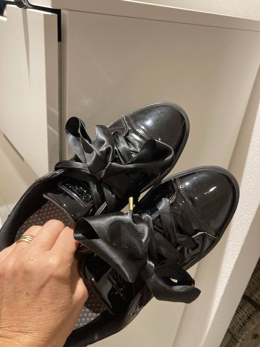 Guess Scarpe da donna: Guess Sneakers, Gr. 40 – Usato da Azmoos venduto da alix001 5