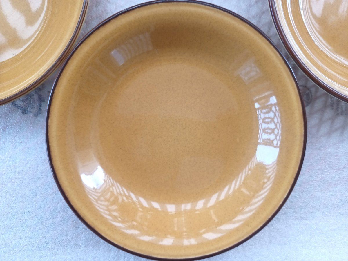 Rössler Teller: RÖSSLER 5 Senfgelb Suppenteller Durchmesser 22cm -E88 – Gebraucht aus Morges von vimajes12 1