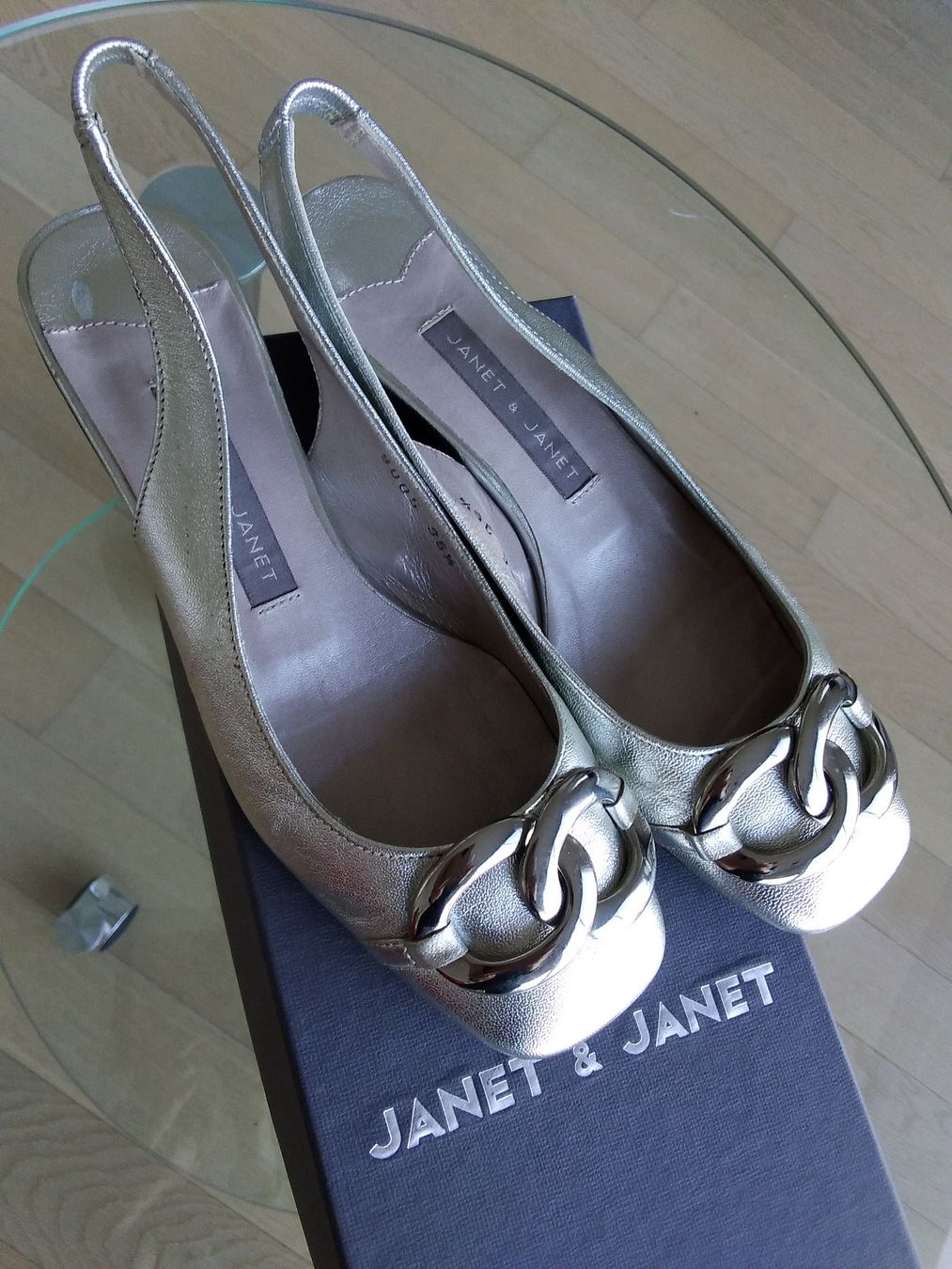 Damenschuhe: Jetzt im Sale! JANET&JANET Sandale Leder Silber Size 35,5 – Gebraucht aus Buchrain von QueenyHE51