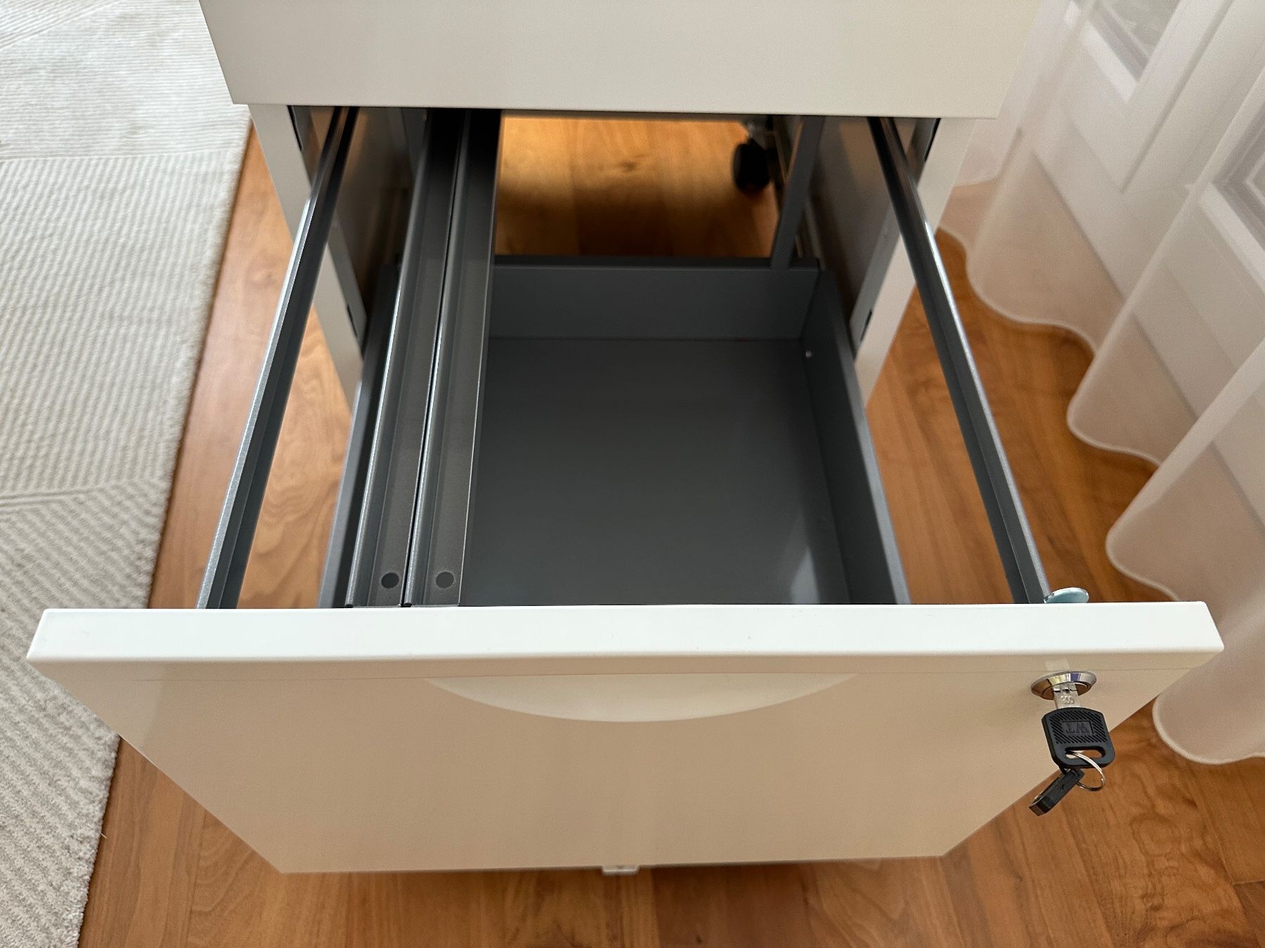 Ikea Banconi: Weisses Rollcontainerli mit 2 Schubladen, abschliessbar – Nuovo (secondo la descrizione) da Herisau venduto da Rita_S. 2