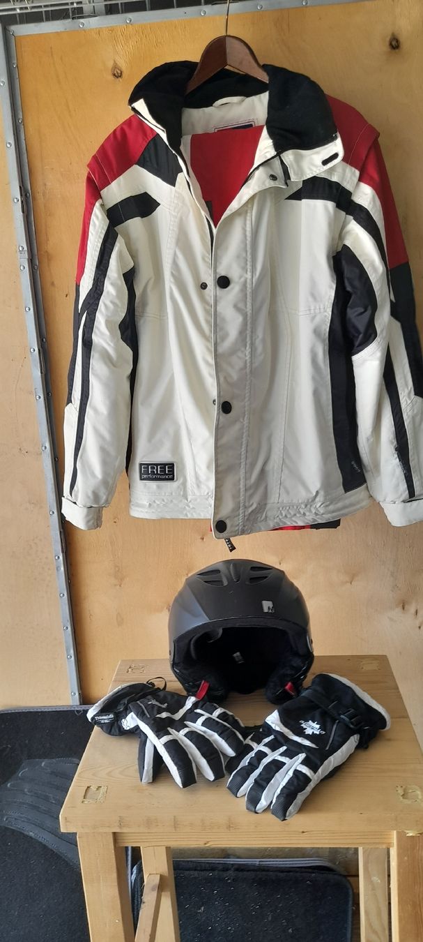 Lotti di vestiti: Schöffel Schibekleidung incl. Helm – Usato da Walzenhausen venduto da and_55gb