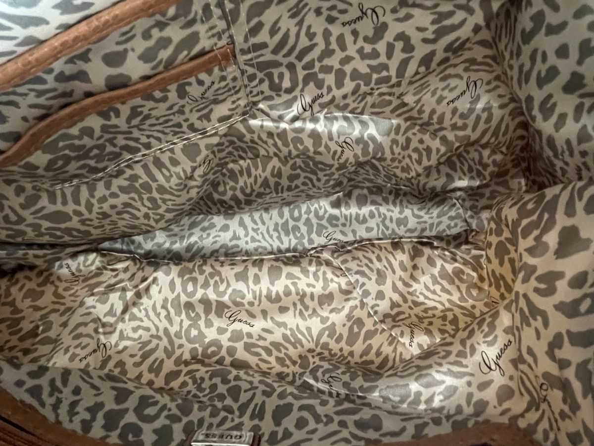 Guess Borse da donna: Sac à main Guess style croco blanc cassé – Usato da Vuadens venduto da Ninaa11 4