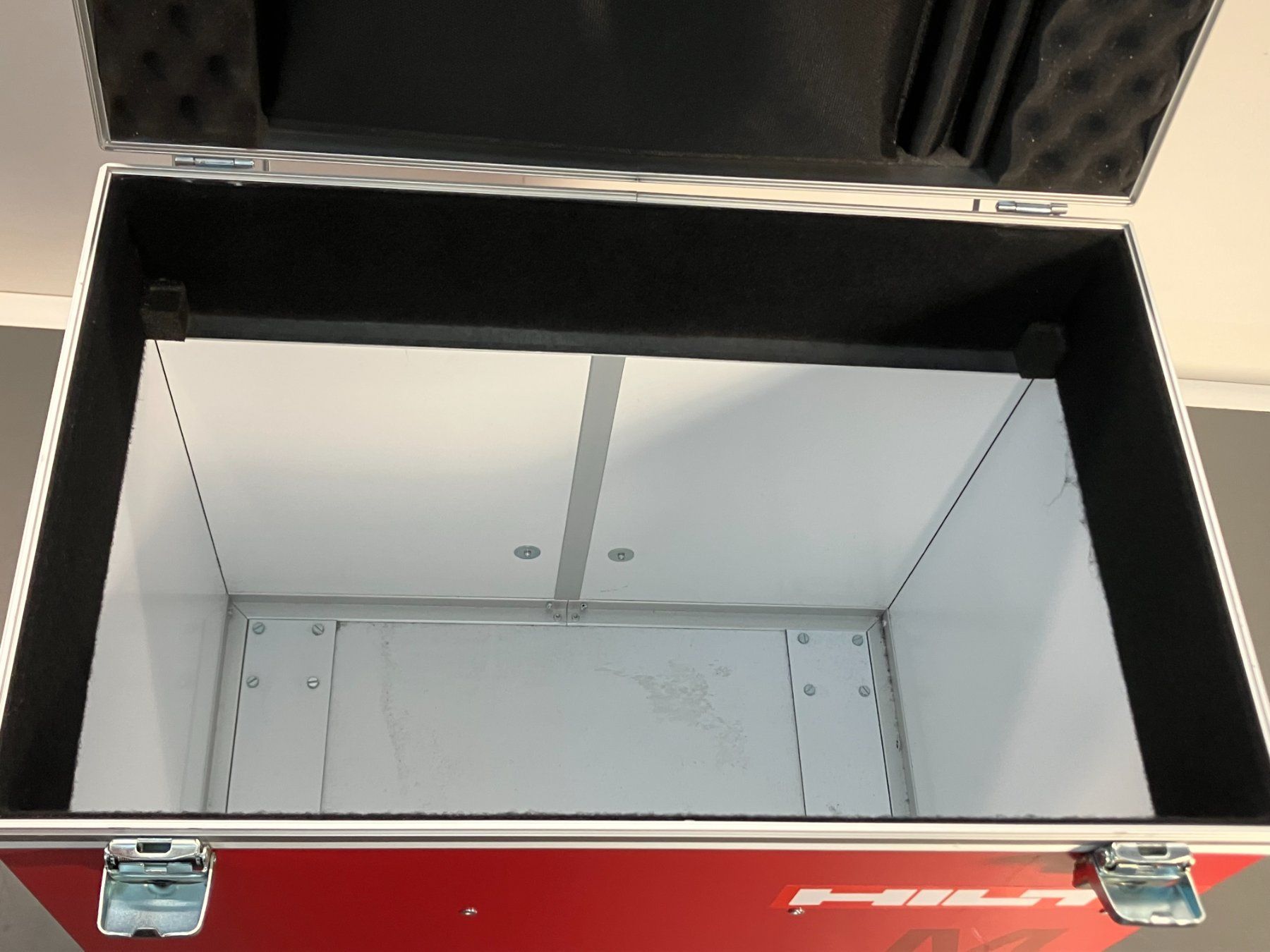 Tutti gli attrezzi: gebr. Material Trolley mit HILTI Aufklebern ab 1.- – Usato da Lichtensteig venduto da Buy24International 7