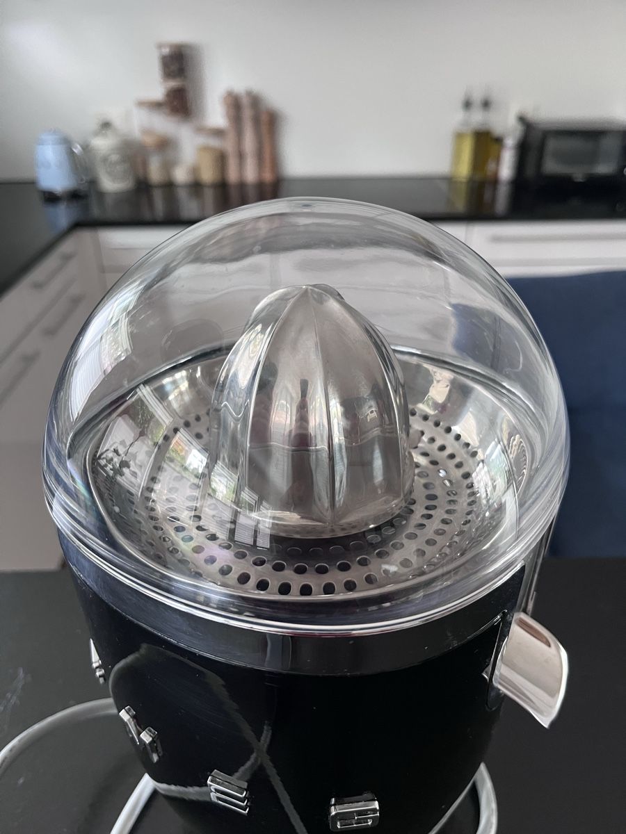 Smeg Appareils de cuisine: Presse-agrumes SMEG noir – D'occasion à La Chaux-de-Fonds par eli_9dy8 1
