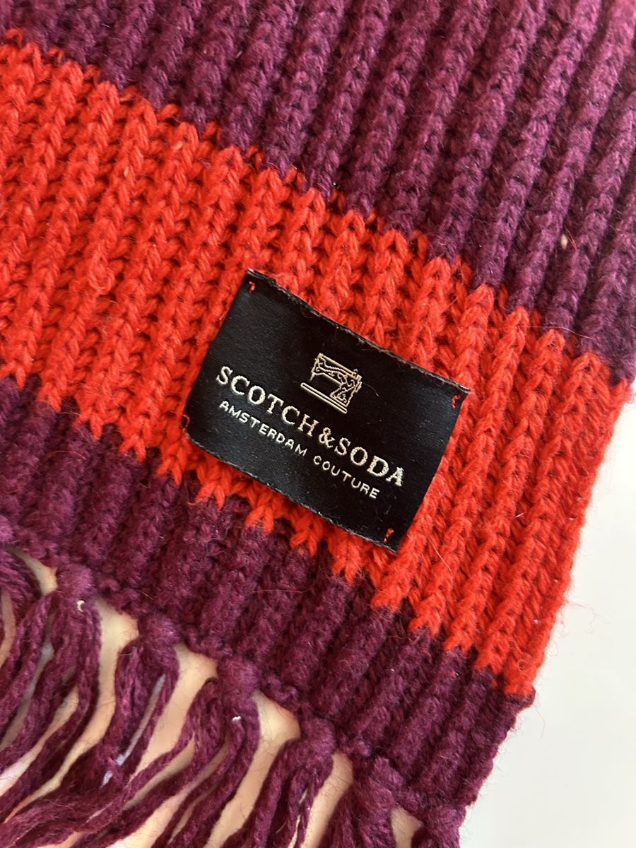 Foulard & Sciarpe: Écharpe chaude rayée bordeaux et rouge – Usato da St-Prex venduto da mar_f6t6 2