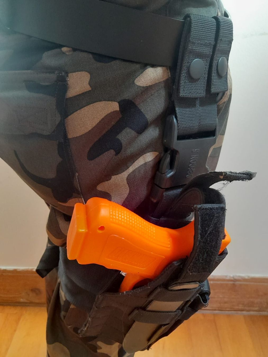 Tiro a segno: Holster de jambe universel – Usato da Romainmôtier venduto da PanPan 6