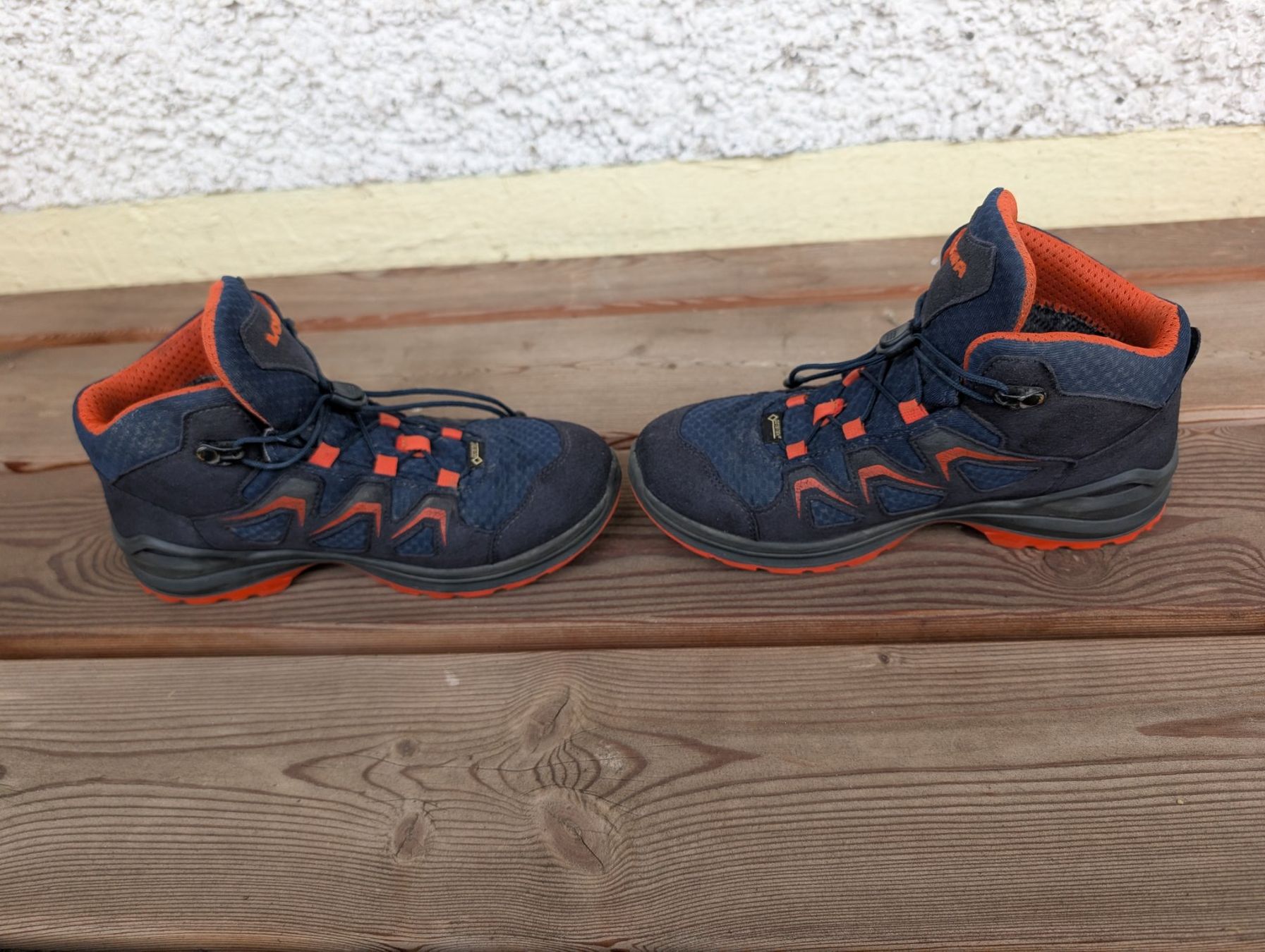Lowa Schuhe für Jungen: Lowa Wanderschuhe 35 – Gebraucht aus Mörschwil von Ancona111 1