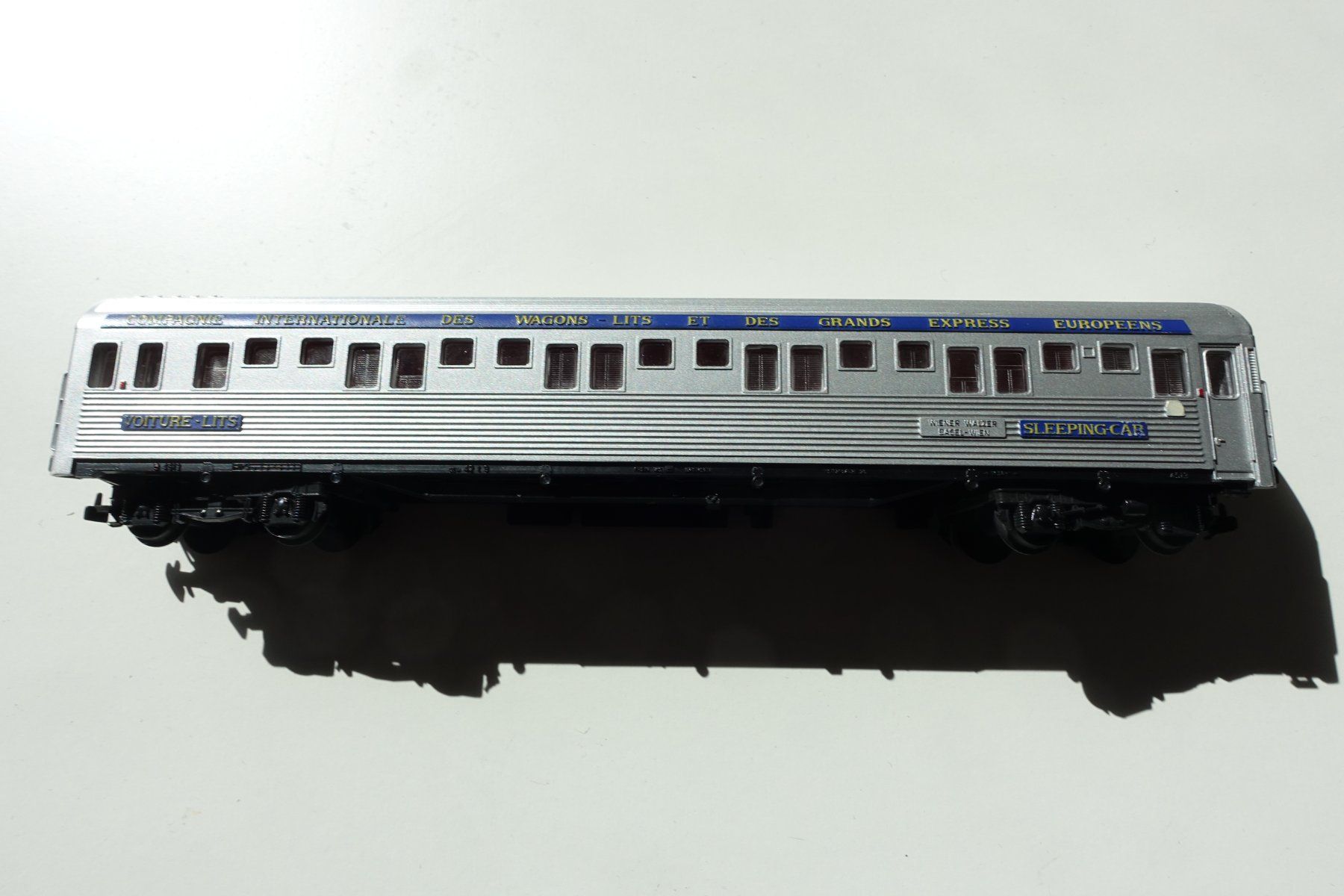Kleinbahn Modellini di ferrovie: KLEINBAHN No. 385 ISG Schlafwagen Type P – Usato da Wallbach venduto da Sarrows