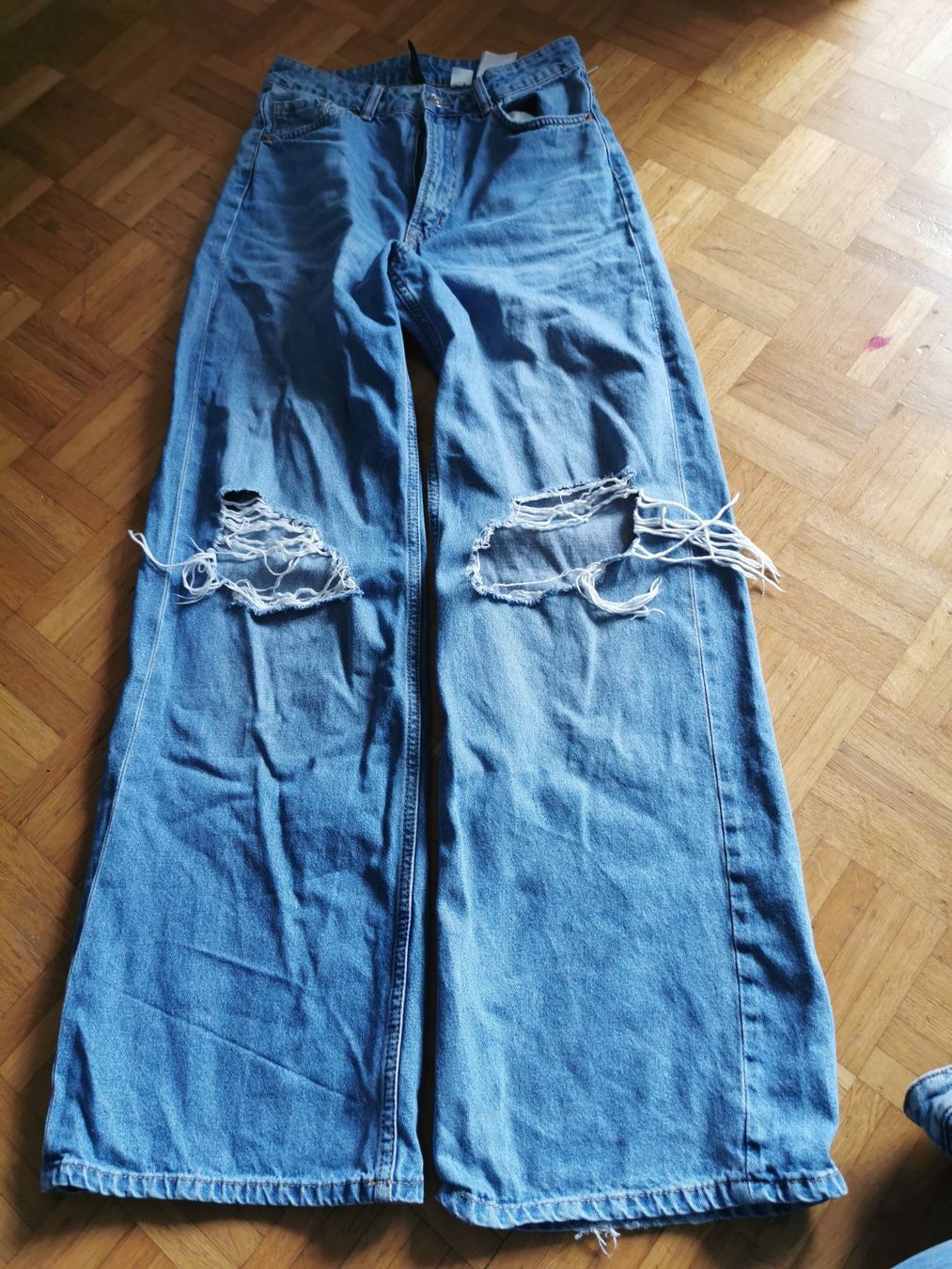 Lotti di vestiti: Jeans Gr. 36, Pullover, Sweatshirt und T-Shirt Gr. S – Usato da Basel venduto da grandfamily 5