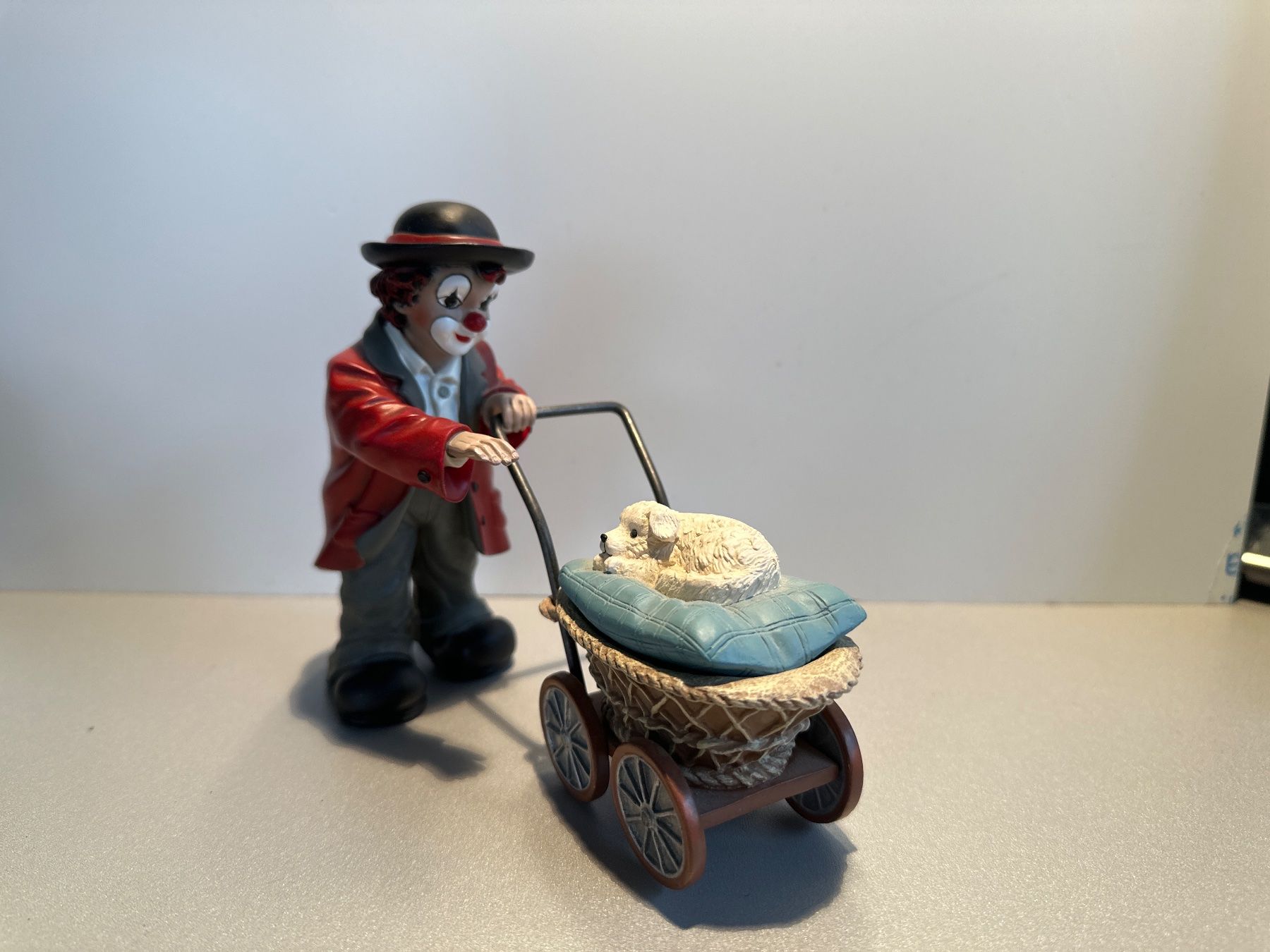 Statuette: Gilde Clown - Hundestreichler – Usato da Brügg BE venduto da TSP02