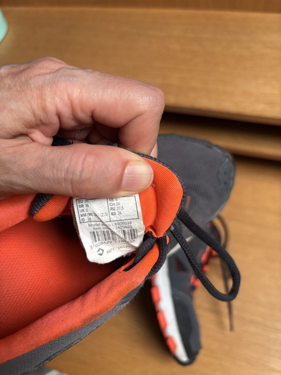 Decathlon Scarpe da uomo: Chaussures de randonnée t.38 Décathlon  – Usato da Founex venduto da ari_2gt7 2