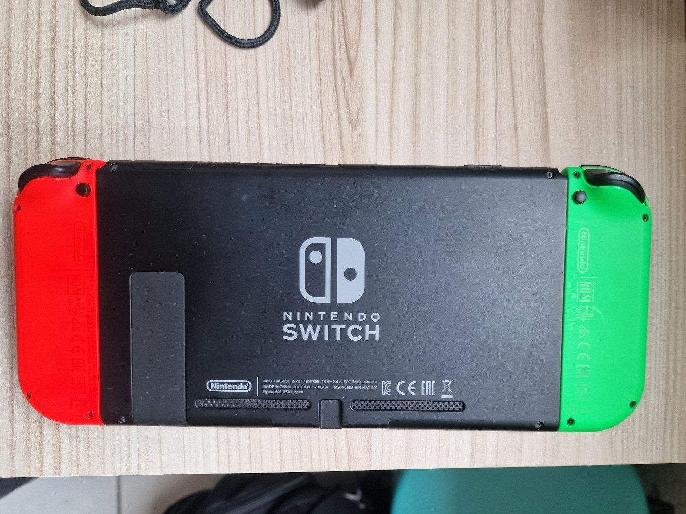 Nintendo Konsolen: Nintendo Switch Konsole + Pro Controller + 5 Games – Gebraucht aus Boppelsen von and_96bm 5