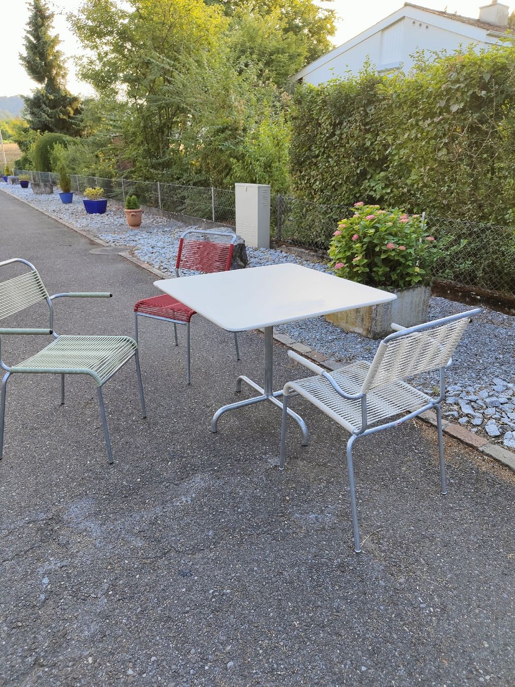 Tischset: Schaffner Bistro Tisch mit Spaghetti Stühle  – Neu (gemäss Beschreibung) aus Mellingen von Artrena