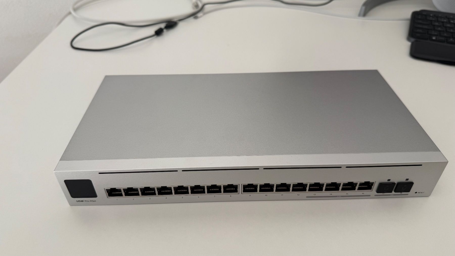Ubiquiti Hubs & Switches: Ubiquiti Pro Max 16 Managed Switch – Neuf (Voir description) à Urtenen-Schönbühl par erismanno 1
