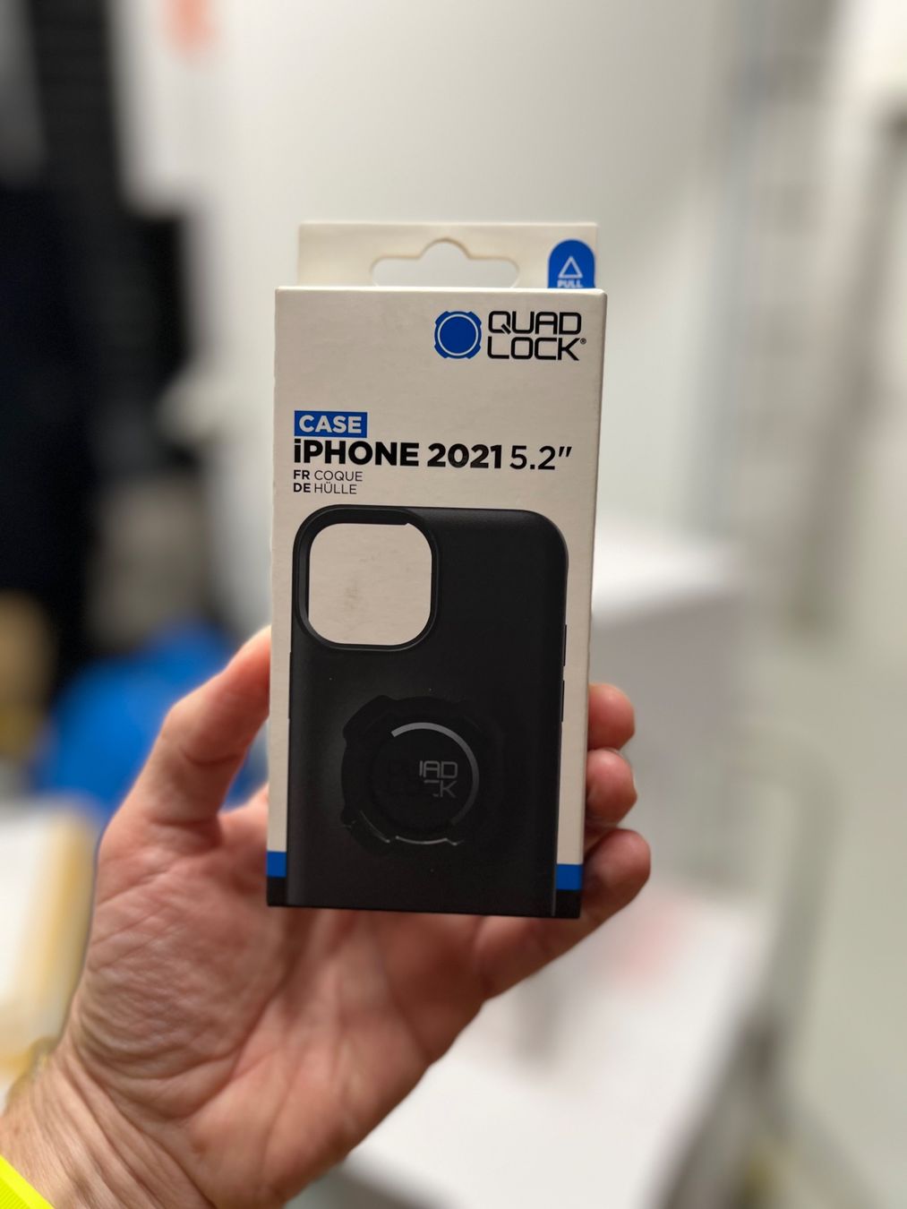 Quad Lock Cover & Protezioni schermo: Quadlock Case iPhone 2021 5.2“ – Nuovo e nell'imballaggio originale da Roggwil BE venduto da and_sl26