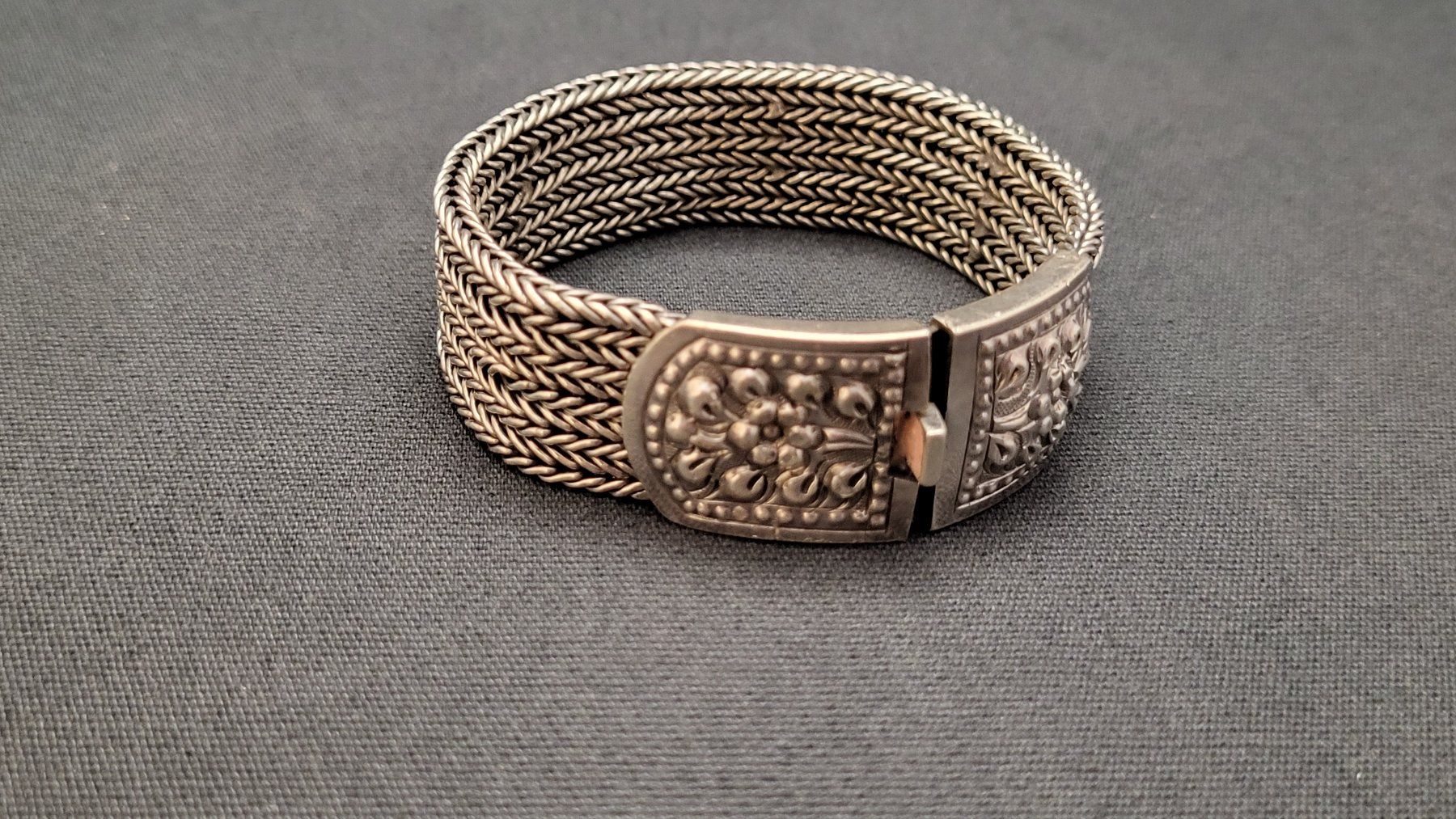 Armbänder & -reifen: Breites Silber-Armband – Gebraucht aus Basel von spinne02