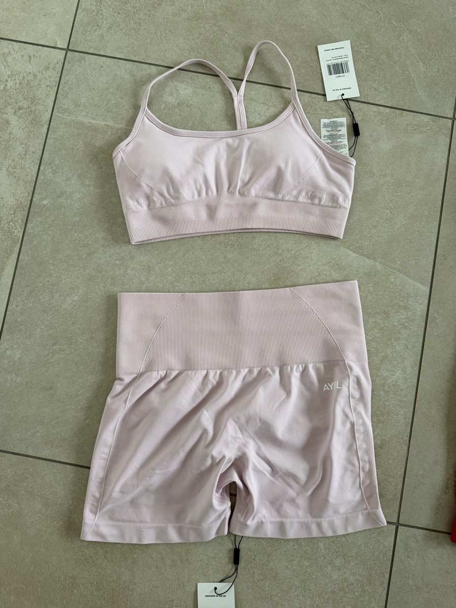 Lotti di vestiti: Tenue AYBL neuve !!! Taille M – Nuovo e nell'imballaggio originale da Fétigny venduto da Titou2010