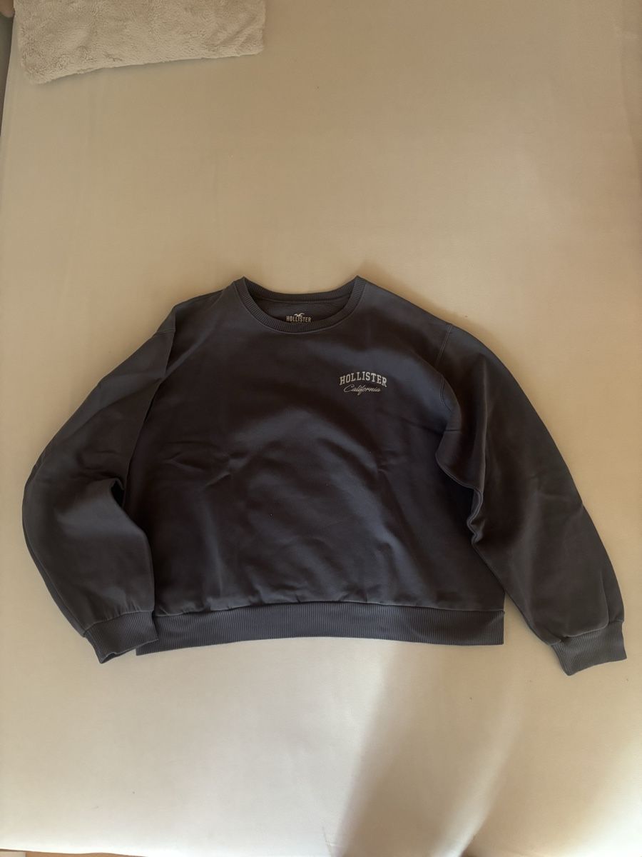 Hollister Pullover & Sweatshirts: Hollister Pullover Blau, Grösse M, guter Zustand – Gebraucht aus Maienfeld von eli_27lm
