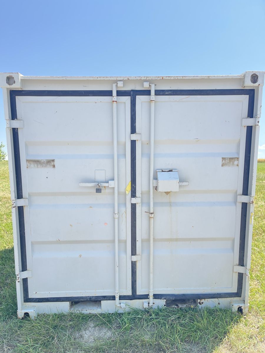 Contenitori edile: Container de stockage 2.5 x 2.20 avec les étagères  – Usato da Romont FR venduto da Sui_d_m2026 5
