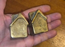 2 kleine schwere Häuser aus Messing 548 gr. Kerzenständer?