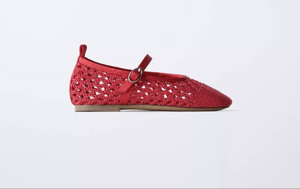 Zara Schuhe für Mädchen: Red Cut-out Ballet Flats Size 25 15.6cm – Gebraucht aus Zollikon von Amberina