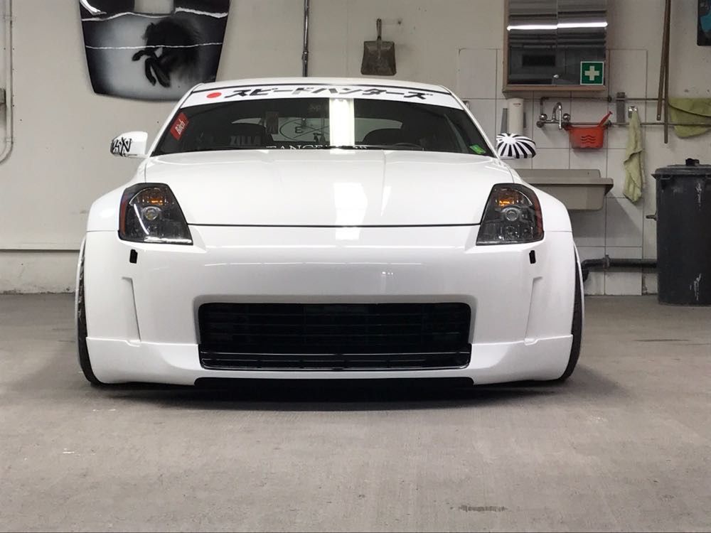 Nissan Alle Autoersatzteile: Nissan 350z Front + Ings Spoilerlippe – Gebraucht aus Waltenschwil von lolo65
