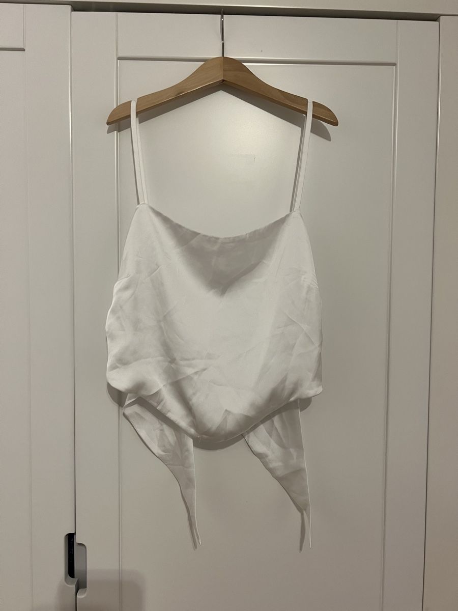 Stradivarius Tops: weisses satin Top, Stradivarius – D'occasion à Erlenbach par paulina.rad