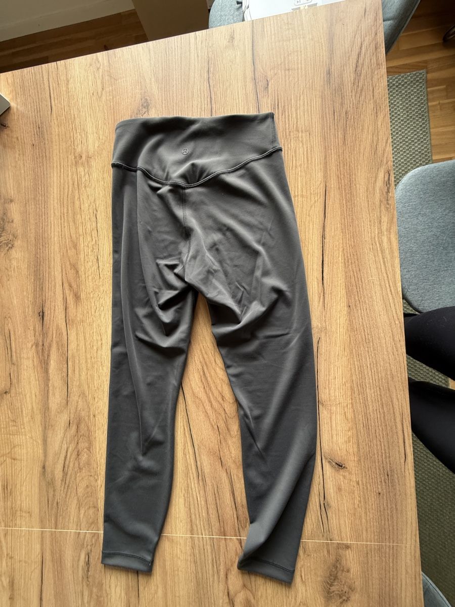 Lululemon Leggings: Lululemon Leggings dunkelgrau  6 – Nuovo (secondo la descrizione) da Schlieren venduto da NM_Nici 2