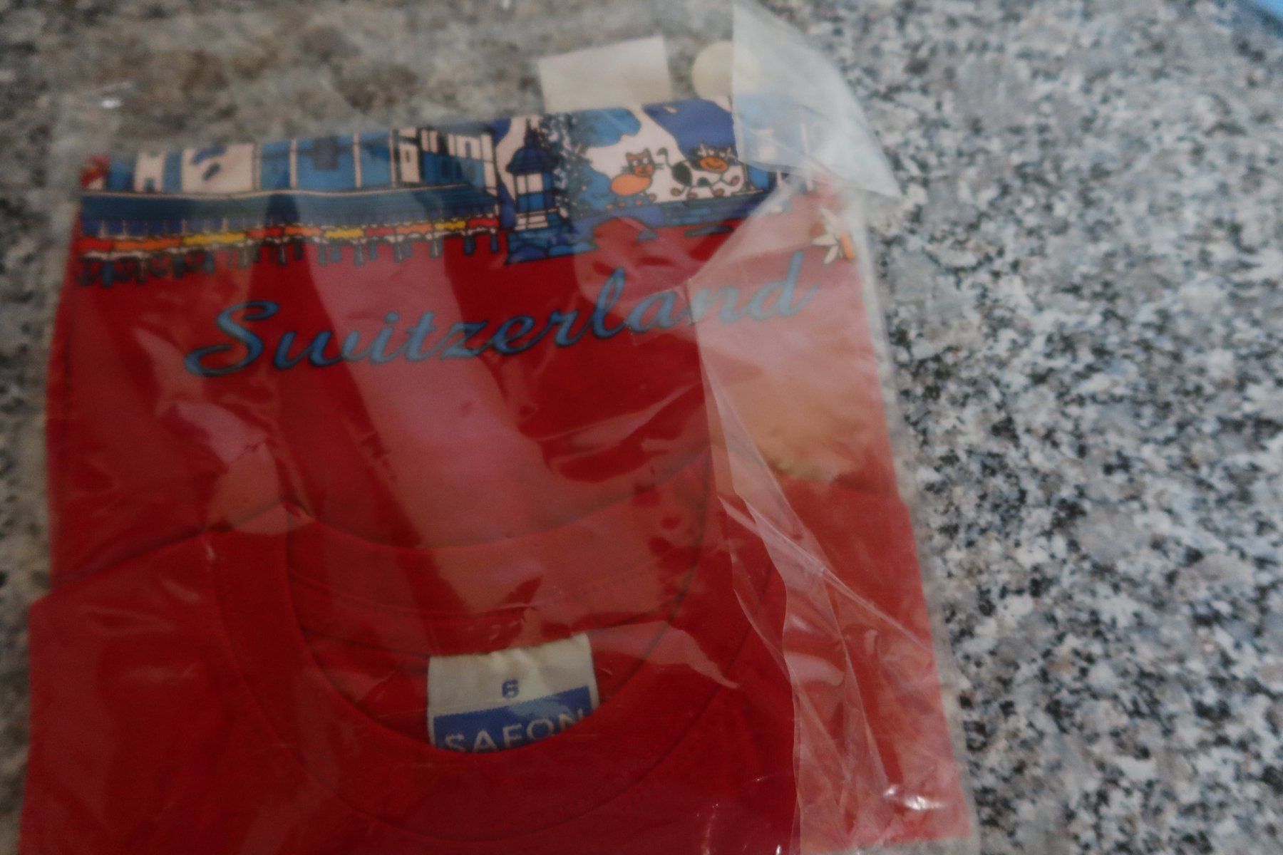 Camicie, T-shirt & Polo: Kindertshirt – Nuovo e nell'imballaggio originale da Täuffelen venduto da Cindybussy