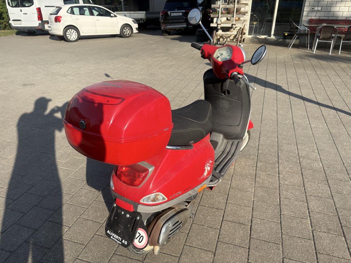 Piaggio Strasse: Piaggio Vespa LX2 50ccm – Gebraucht aus Oberglatt ZH von Candi98 3