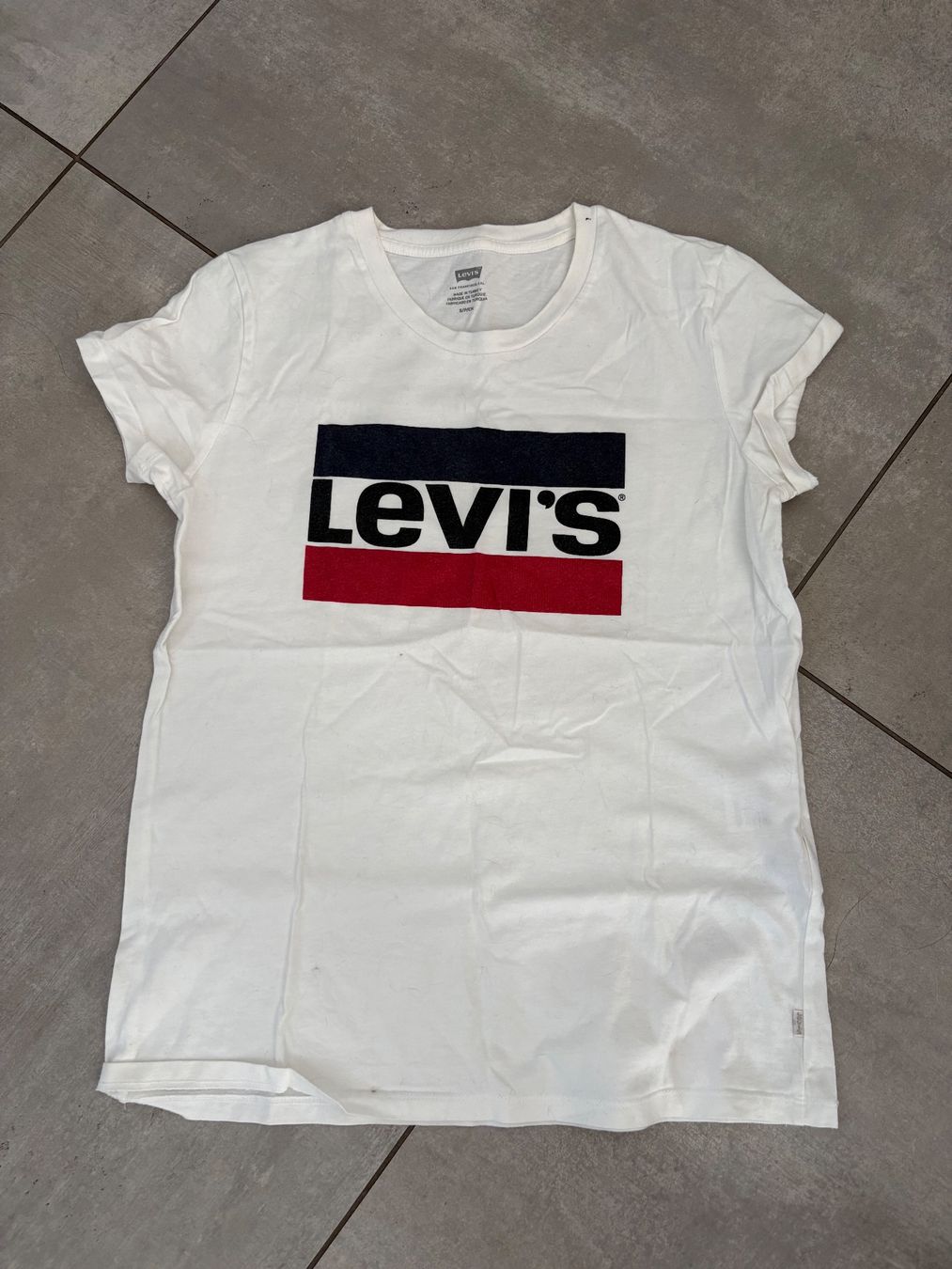 Levi's T-shirt: Maglietta Levi's bianca – Usato da Leggia venduto da lin_98v9