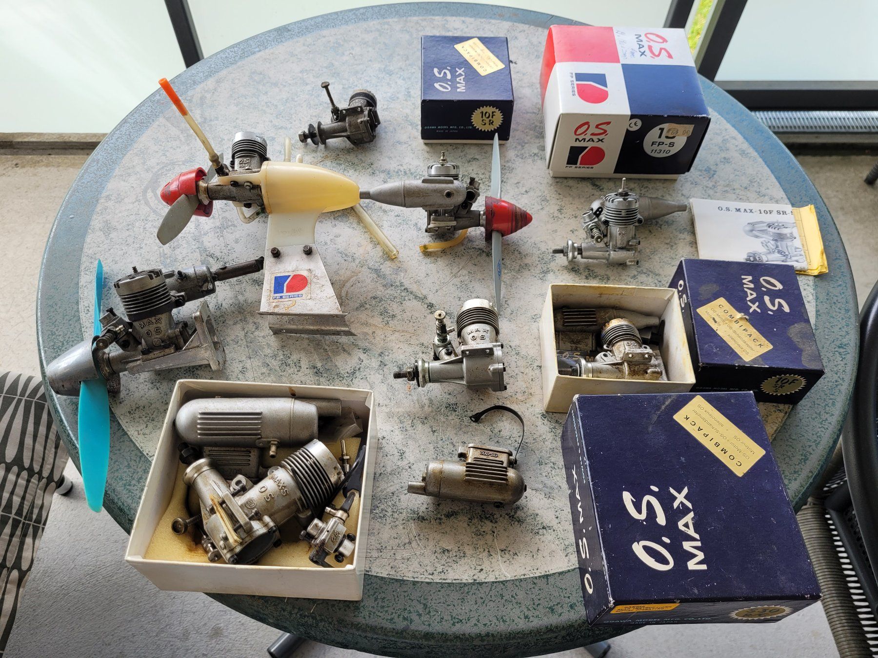Modellismo RC: Lot OS Max Motoren, zum herrichten, oder Ersatzteile – Difettoso da Winterthur venduto da testi67