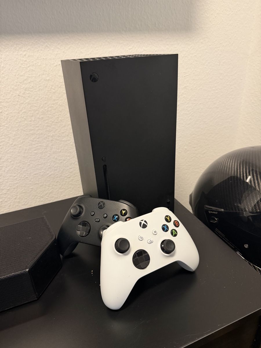 Microsoft Consoles: XBOX Series X 1TB mit 2 Controllern – Neuf avec emballage d'origine à Döttingen par samubhm