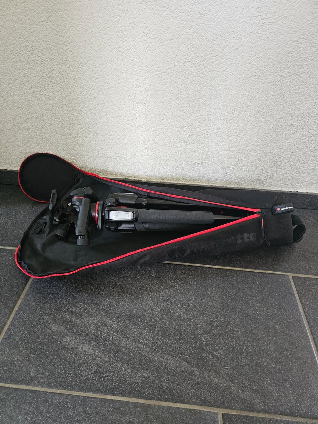 Manfrotto Treppiedi & Teste: Stativ Manfrotto 190 inkl. Tasche – Usato da Rickenbach SO venduto da sirkon 2