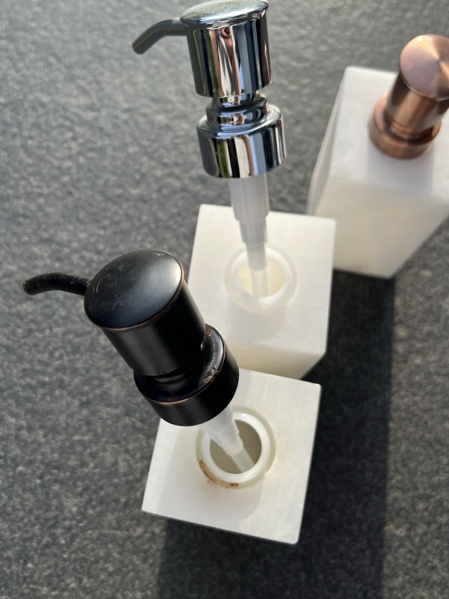 Portasapone: Alebaster Seifenspender, Badezimmer Accessoire, Neuwertig – Usato da Niederwil AG venduto da VST92 8