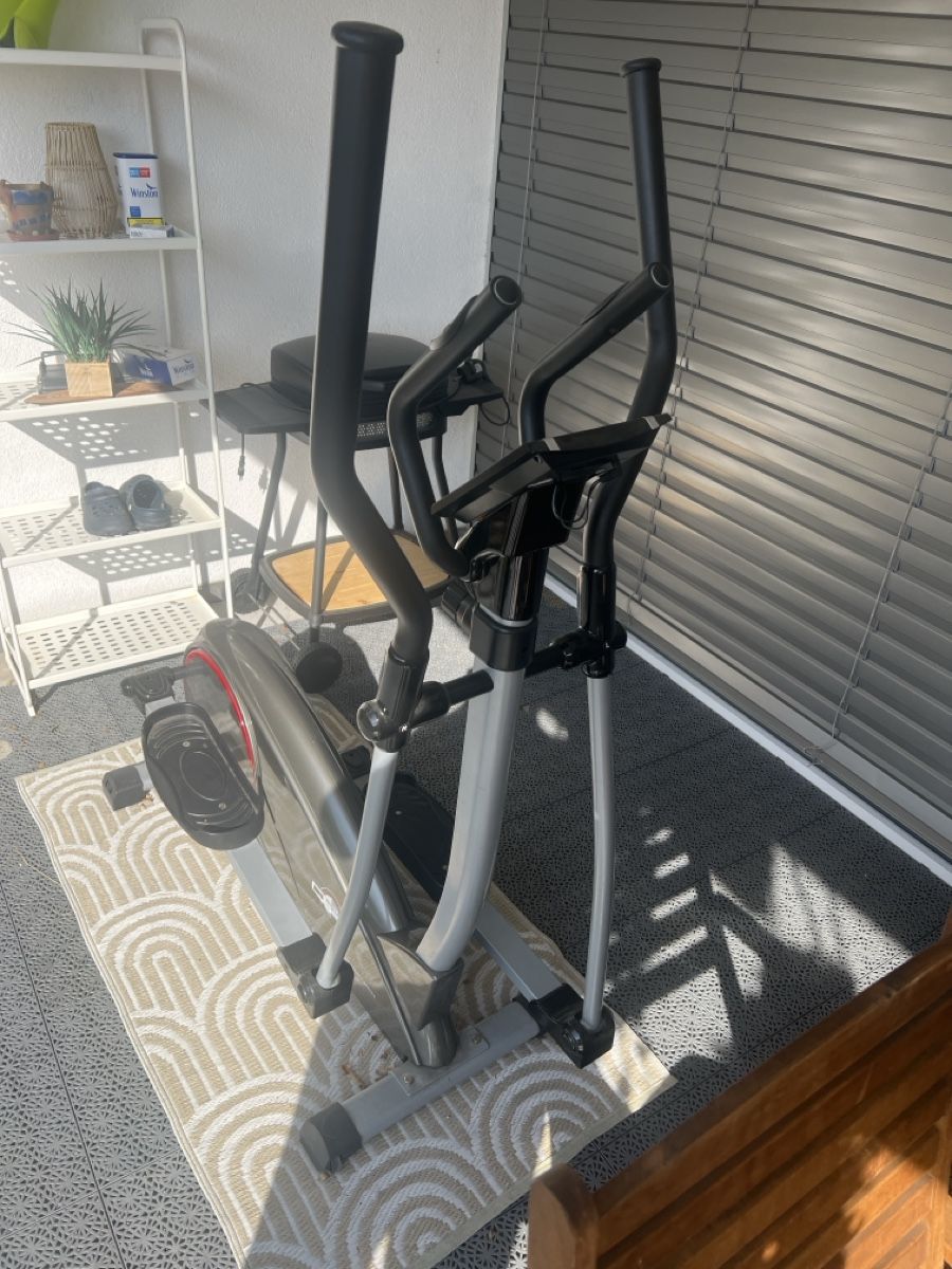 Hometrainer: Crosstrainer Quest mit Display gebrauchter Zustand – Gebraucht aus Wohlen AG von Agonn