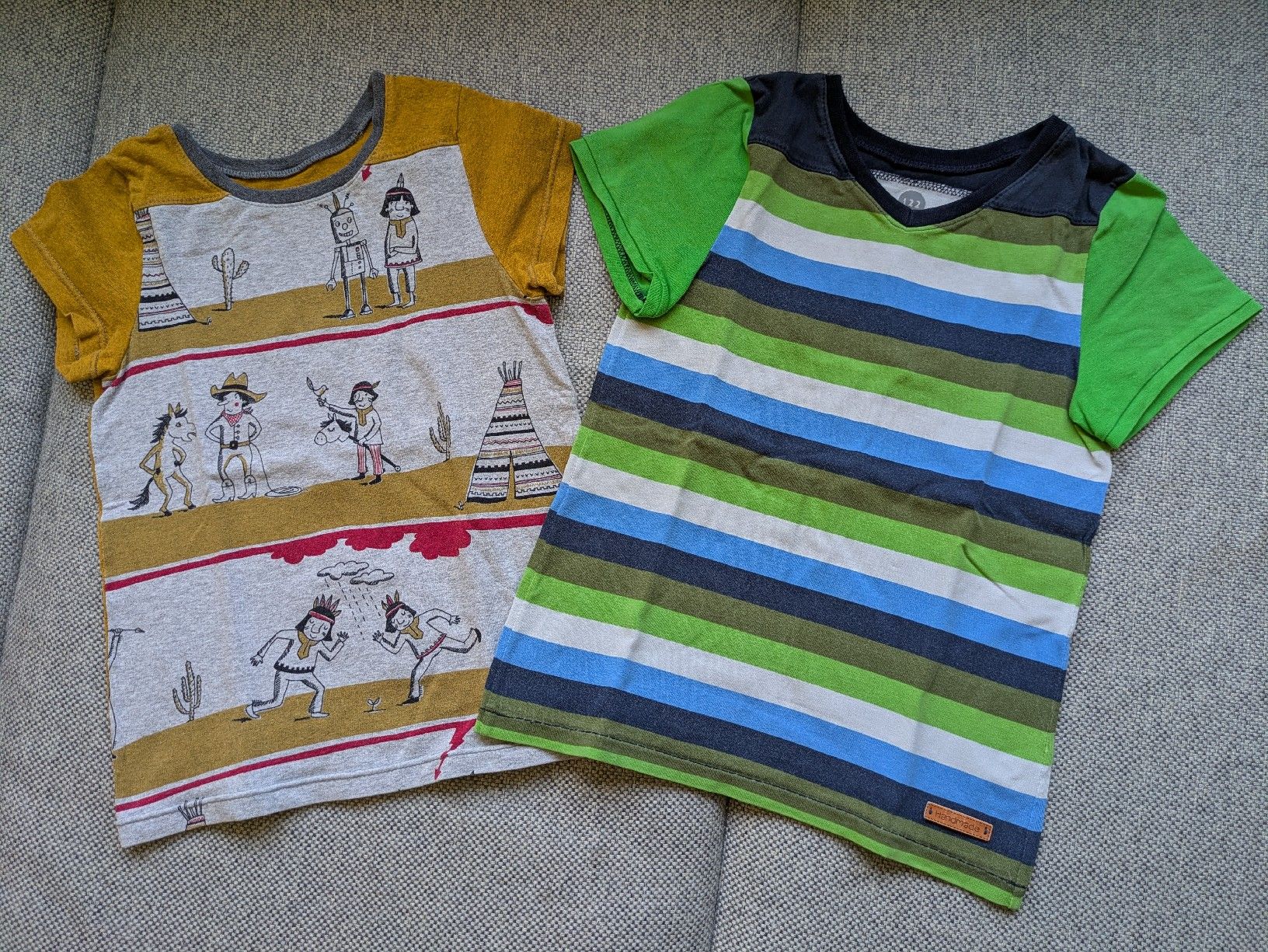 Hemden, T-Shirts & Polos: T-Shirts, Grösse 122, handmade – Gebraucht aus Luzern von reg_dq65