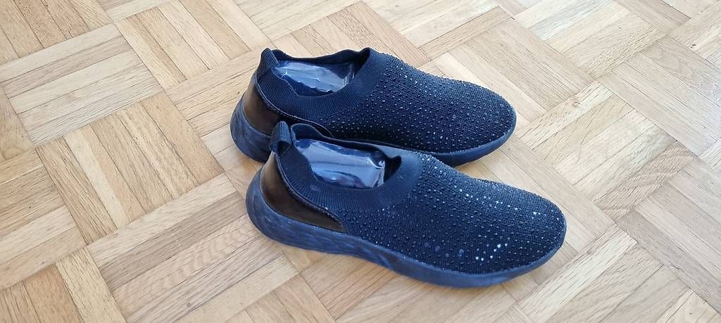 Scarpe da donna: Schwarze Glitzer Schuhe – Nuovo (secondo la descrizione) da St. Gallen venduto da dan_w62f 2