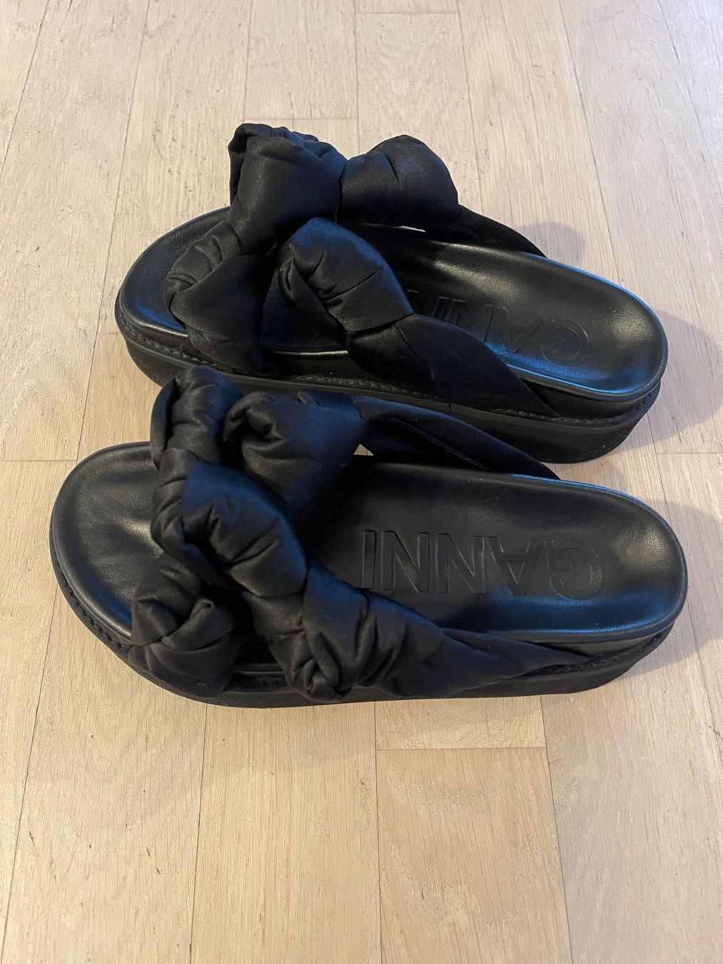 Scarpe da donna: Ganni Damenschuhe Original 37 – Usato da Männedorf venduto da sebasta 3