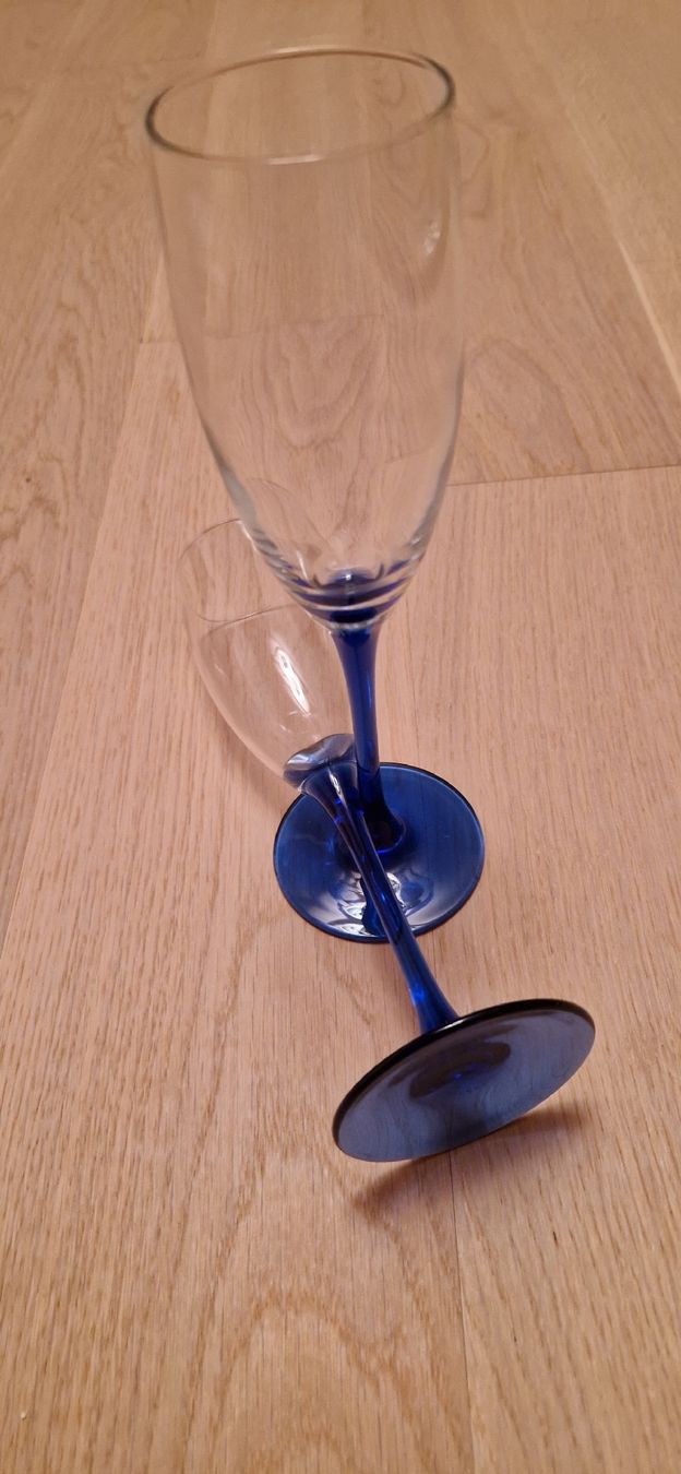 Bicchieri: 2er Set Blaue Weingläser / Sektgläser – Usato da Gasel venduto da sale65