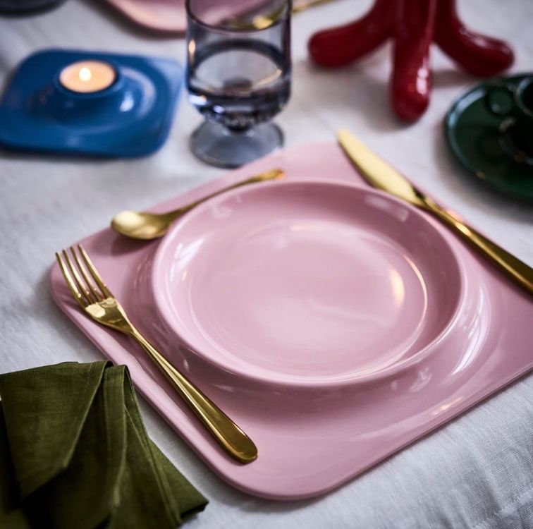 Gustaf Westman x IKEA, Vinterfint Teller rosa, Neu und OVP (Neu und originalverpackt) in Lustmühle für CHF 11 – mit Lieferung auf Ricardo kaufen