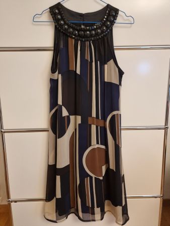 Cocktailkleid mit Verzierung