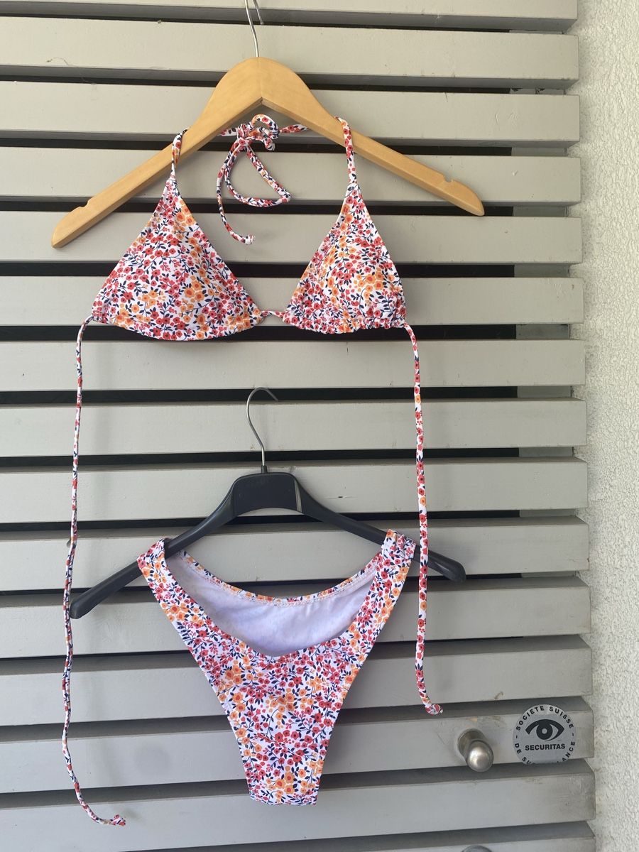 Costumi da bagno & Bikini: Bikini 2 pièces à fleurs – Nuovo (secondo la descrizione) da St-Légier venduto da lea_6k5s