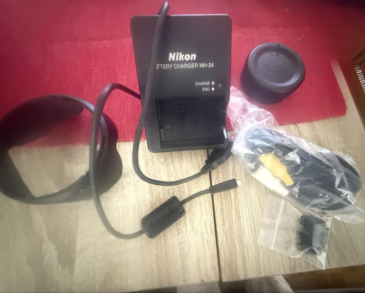 Nikon Fotocamera: NIKon D3200 18-55 vr kit – Nuovo (secondo la descrizione) da chêne-bougeries venduto da mandra04 5