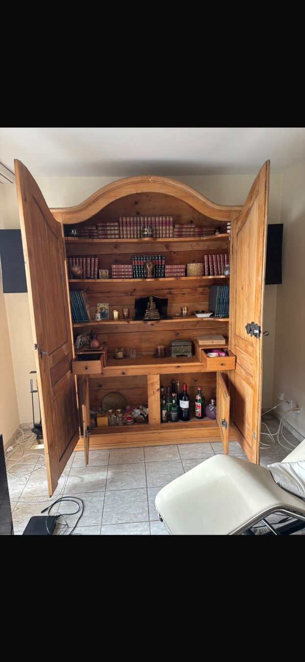 Schränke: Holzschrank zu verkaufen – Gebraucht aus Zürich von noe_wc2v 1