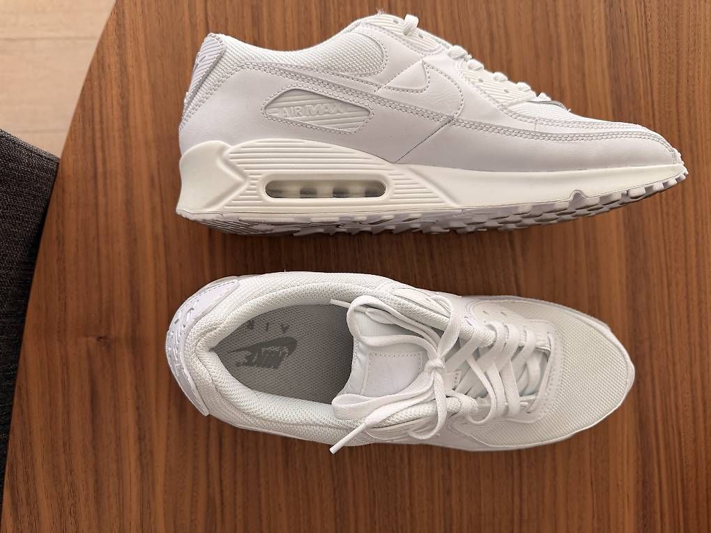 Nike Scarpe da uomo: Nike Air Sneaker, weiss, Grösse 47.5 – Usato da Erlenbach ZH venduto da Berlen