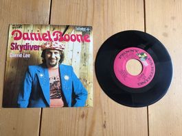 single, Daniel Boone, skydiver