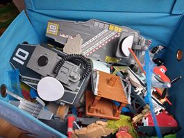 Caisse de jouets planes