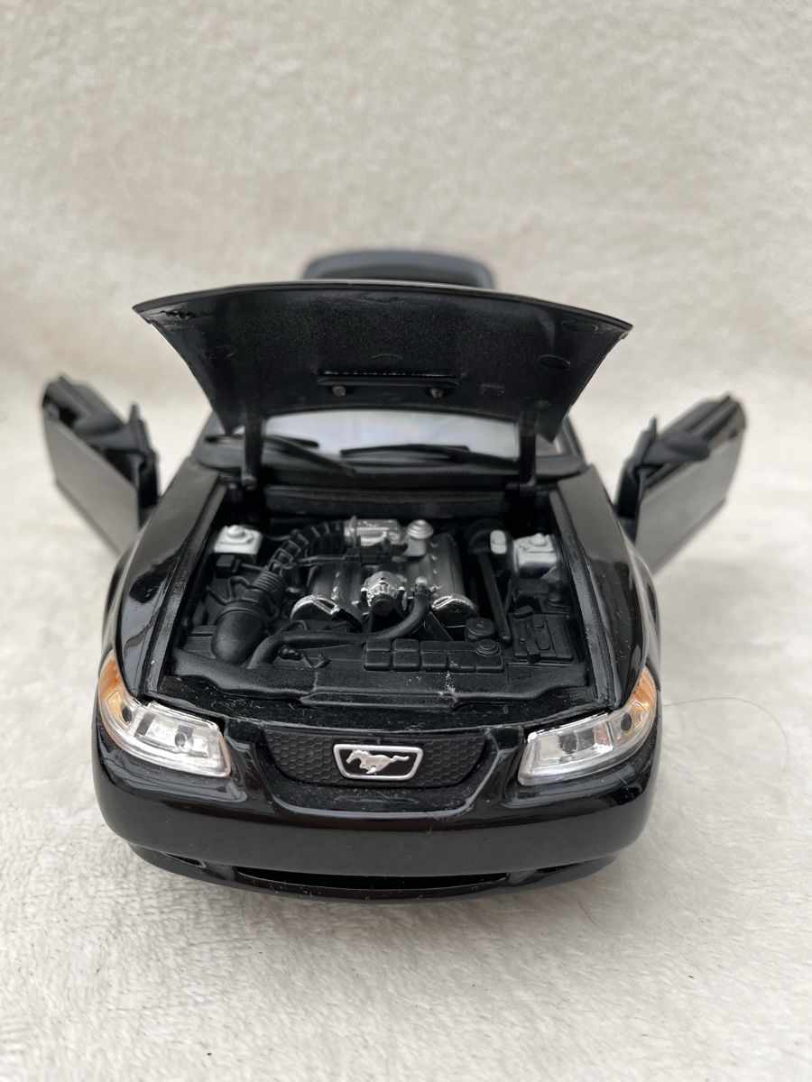 Ford Modellini d'auto: Ford Mustang Cabriolet 1999 – Nuovo (secondo la descrizione) da Oberweningen venduto da mer_2yn9 2